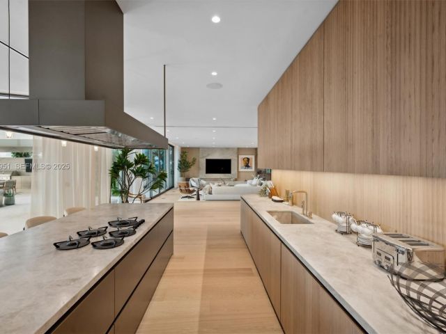 Продажа дома по адресу 424 W Rivo Alto Dr - фото 6863105