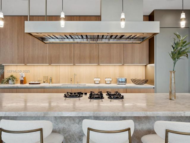 Продажа дома по адресу 424 W Rivo Alto Dr - фото 6863106