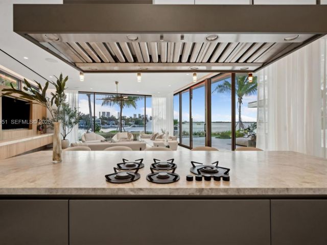 Продажа дома по адресу 424 W Rivo Alto Dr - фото 6863108