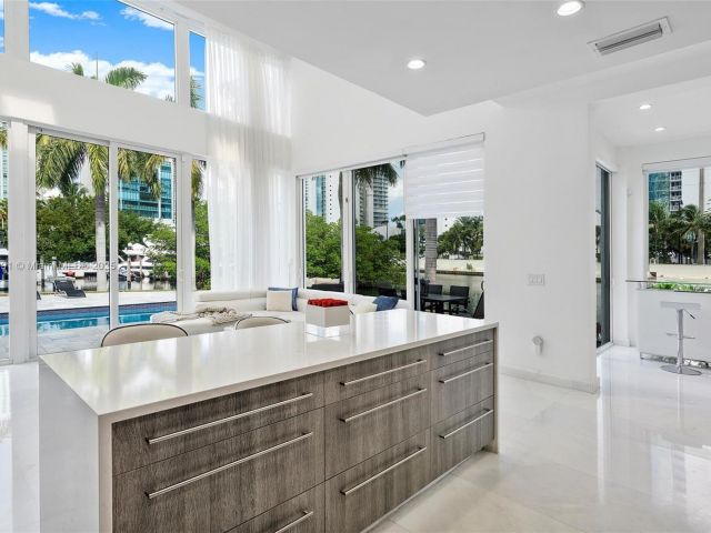 Продажа дома по адресу 201 Atlantic Ave - фото 5572331