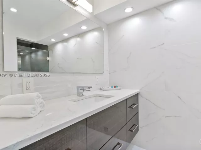Продажа дома по адресу 201 Atlantic Ave - фото 8986908