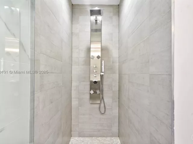 Продажа дома по адресу 201 Atlantic Ave - фото 8986910