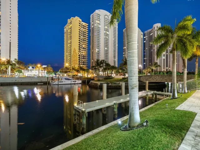Продажа дома по адресу 201 Atlantic Ave - фото 8986956