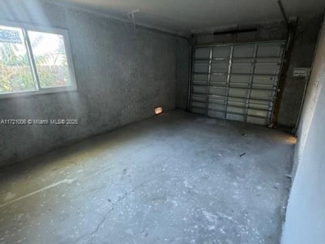 Продажа дома по адресу 2915 NW 7th Ct - фото 5570009