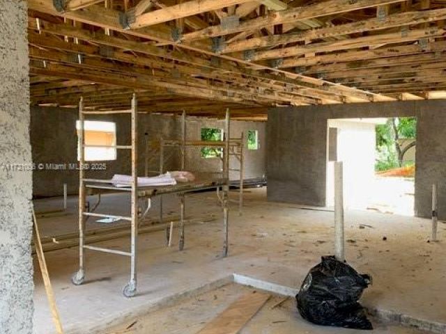 Продажа дома по адресу 2915 NW 7th Ct - фото 5570019