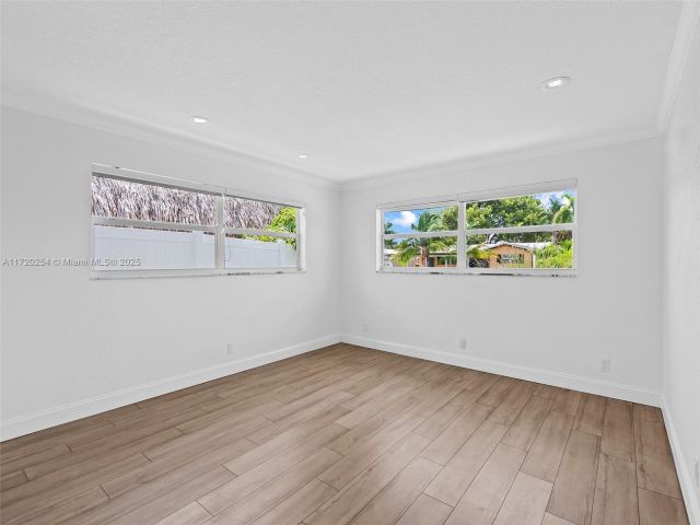 Продажа дома по адресу 6301 NE 20 Ter - фото 5569667