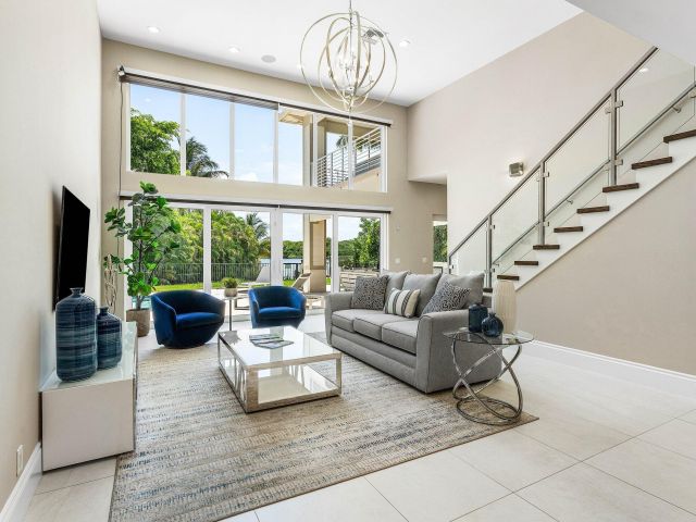 Продажа дома по адресу 1400 Lake Drive - фото 6741176