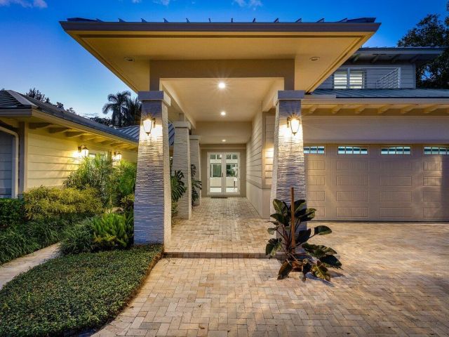 Продажа дома по адресу 1400 Lake Drive - фото 6741182