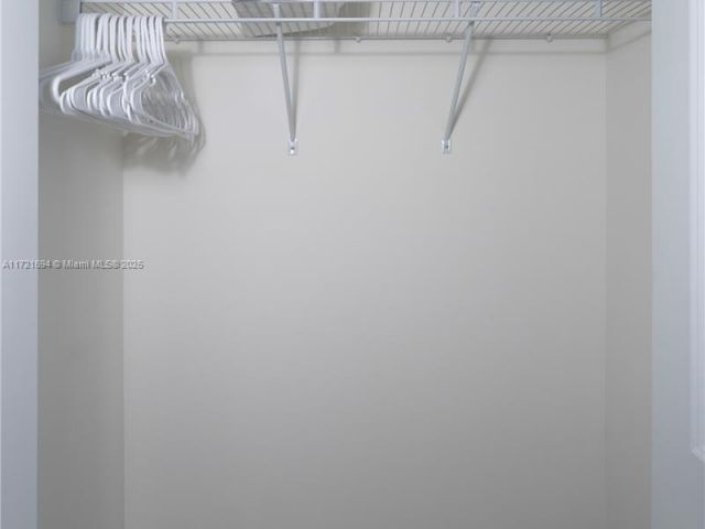 Продажа дома по адресу 4552 NW 83rd Path - фото 5830956