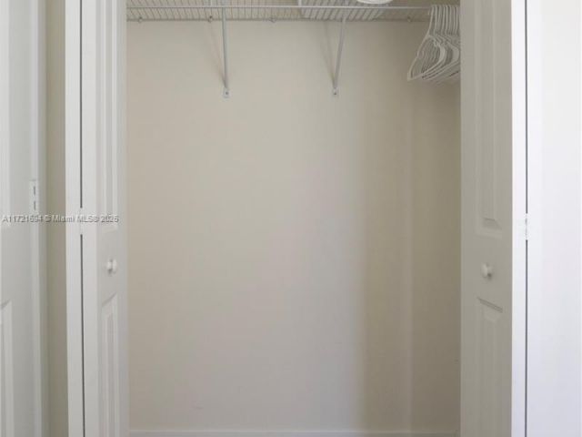 Продажа дома по адресу 4552 NW 83rd Path - фото 5830959