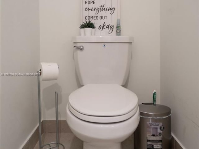 Продажа дома по адресу 4552 NW 83rd Path - фото 5830962