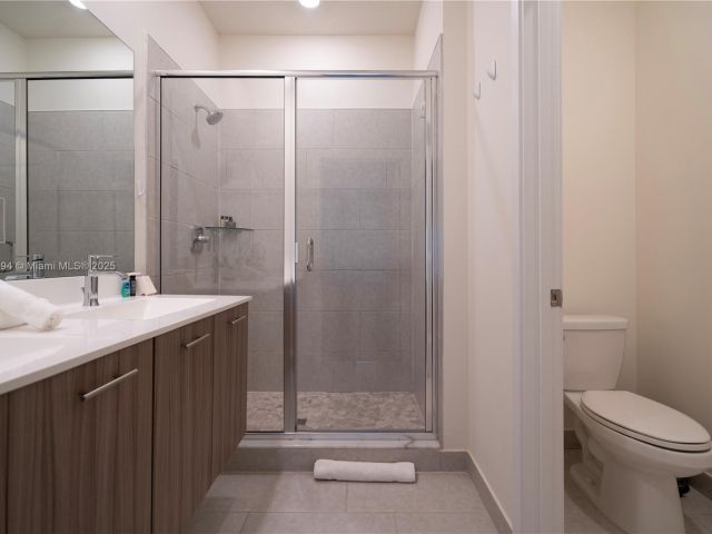 Продажа дома по адресу 4552 NW 83rd Path - фото 5830963