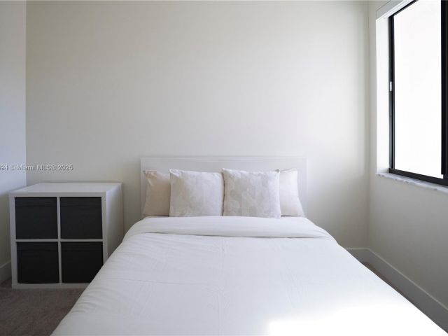 Продажа дома по адресу 4552 NW 83rd Path - фото 5830966