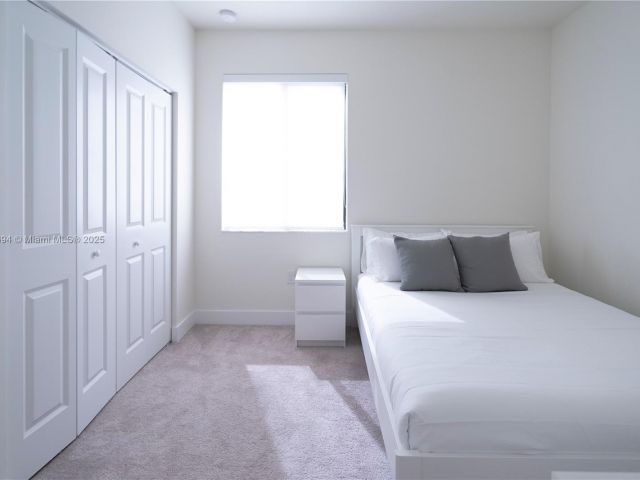 Продажа дома по адресу 4552 NW 83rd Path - фото 5830967