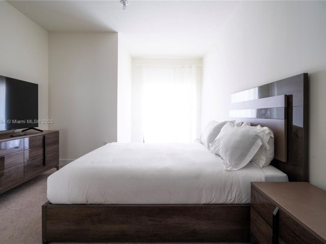 Продажа дома по адресу 4552 NW 83rd Path - фото 5830969