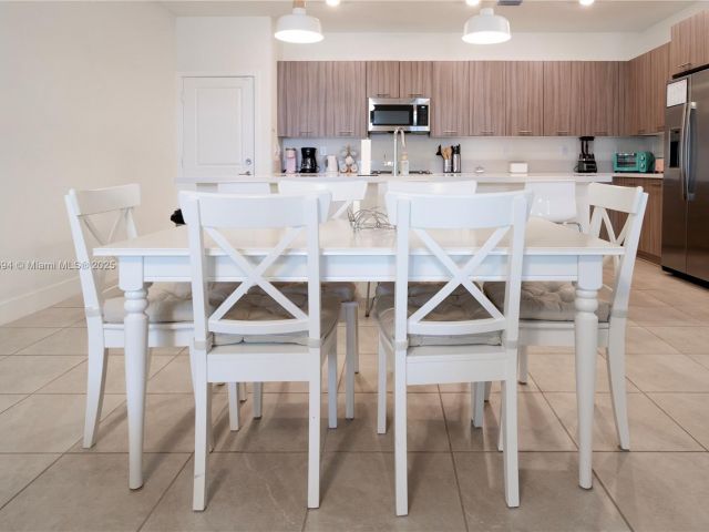 Продажа дома по адресу 4552 NW 83rd Path - фото 5830970