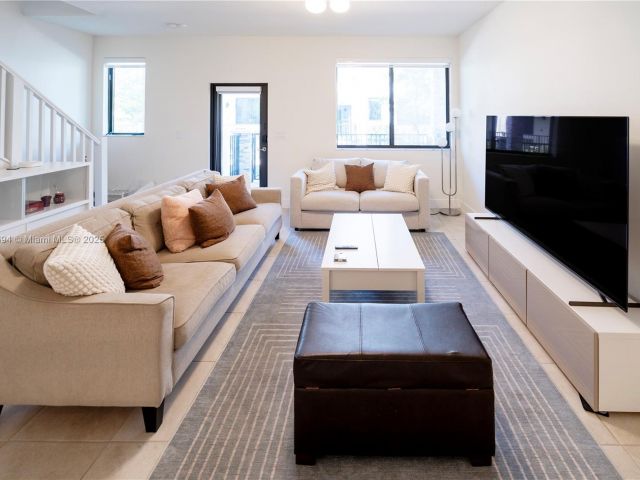 Продажа дома по адресу 4552 NW 83rd Path - фото 5830971