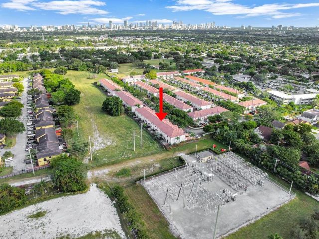 Продажа дома по адресу 1007 NE 208th St 1007 - фото 5796279