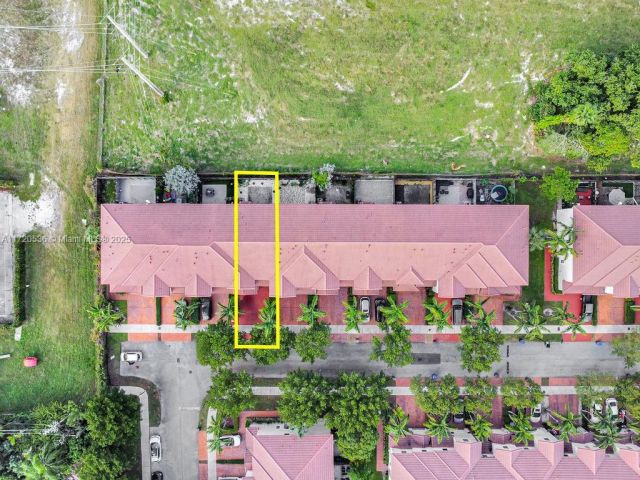 Продажа дома по адресу 1007 NE 208th St 1007 - фото 5796283