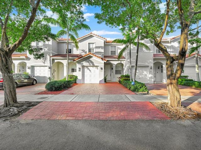 Продажа дома по адресу 1007 NE 208th St 1007 - фото 5796288