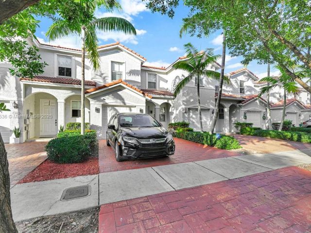 Продажа дома по адресу 1007 NE 208th St 1007 - фото 5796289