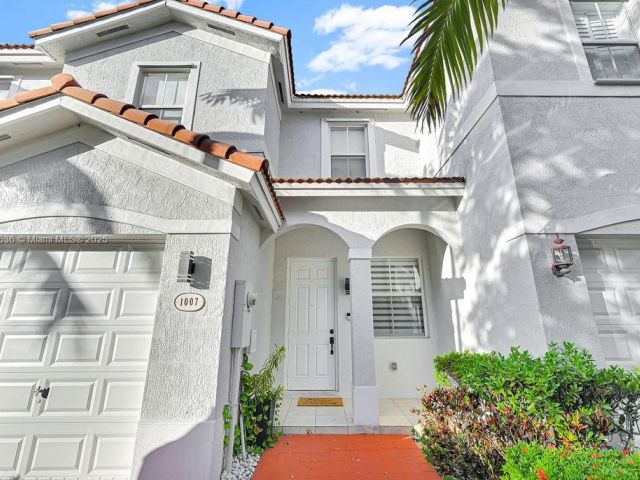 Продажа дома по адресу 1007 NE 208th St 1007 - фото 5796293