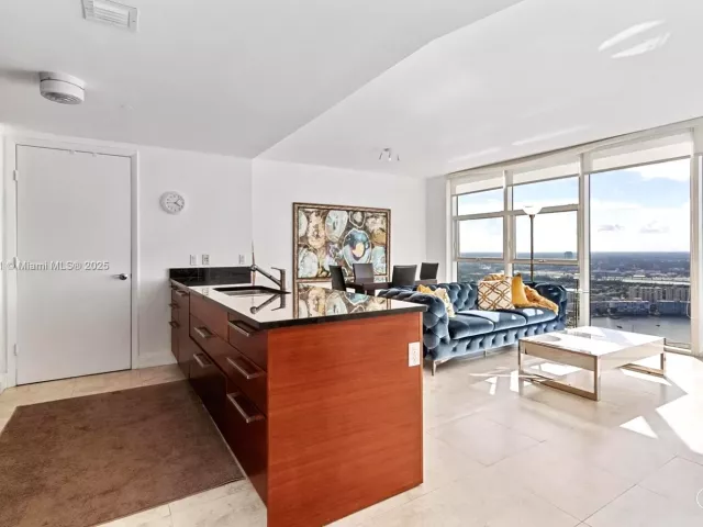 Продажа квартиры #4507 - фото 6183601