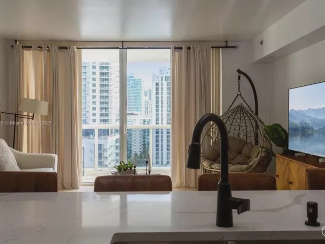 Продажа квартиры #1712 - фото 6152073