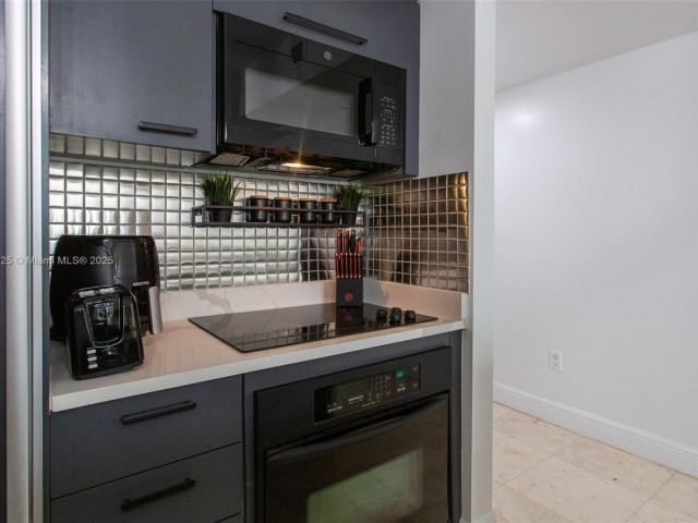 Продажа квартиры #1712 - фото 6152065