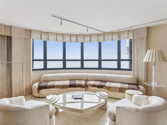 Продажа квартиры #1202 - фото 5604351