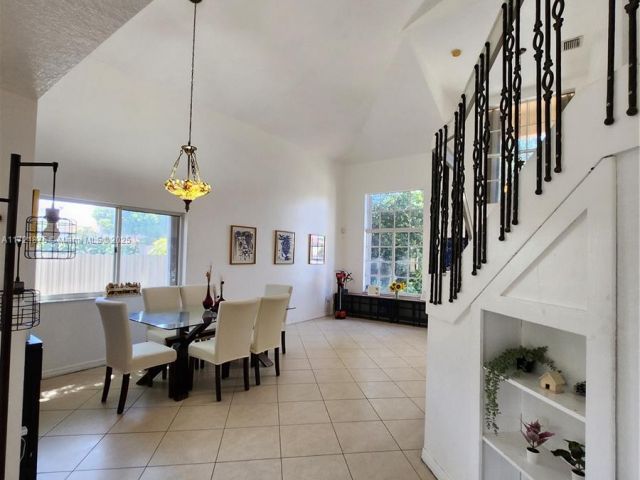 Продажа дома по адресу 5323 NW 109th Ct - фото 5815363