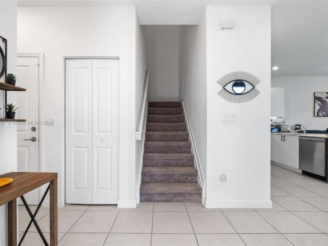 Продажа дома по адресу 13073 SW 286th Way 13073 - фото 5599707