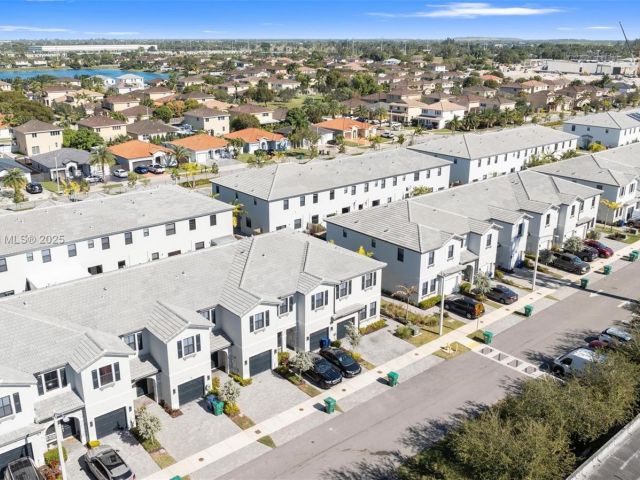 Продажа дома по адресу 13073 SW 286th Way 13073 - фото 5599712