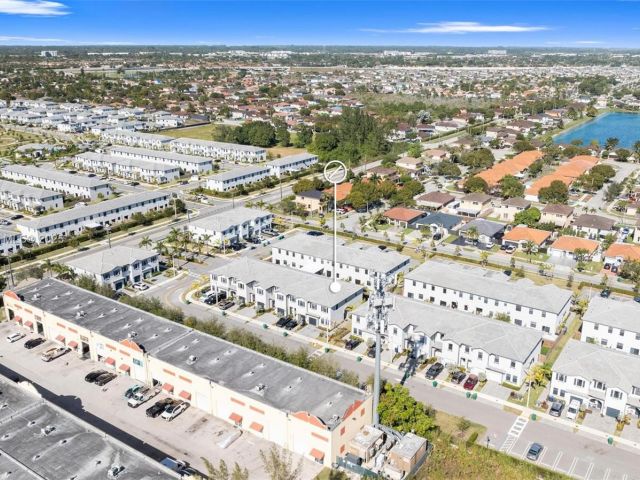 Продажа дома по адресу 13073 SW 286th Way 13073 - фото 5599715