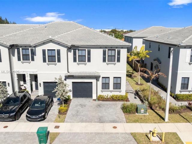 Продажа дома по адресу 13073 SW 286th Way 13073 - фото 5599721