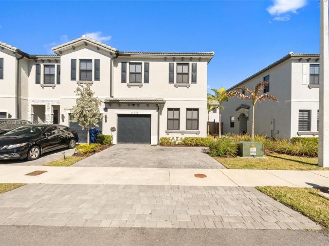 Продажа дома по адресу 13073 SW 286th Way 13073 - фото 5599722