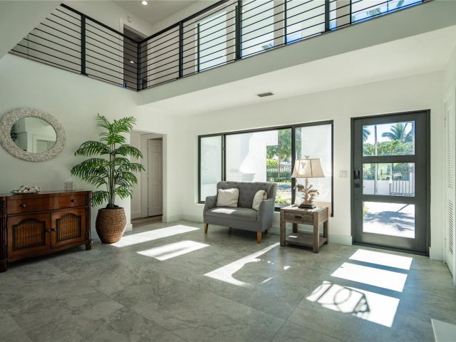 Продажа дома по адресу 2817 NE 26th Ct - фото 6251240