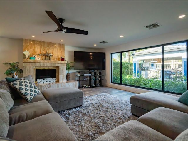 Продажа дома по адресу 2817 NE 26th Ct - фото 6251242