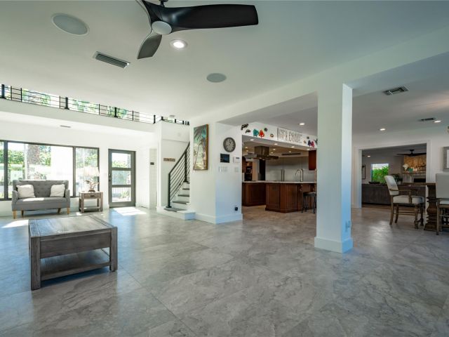 Продажа дома по адресу 2817 NE 26th Ct - фото 6251248