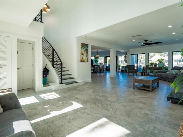 Продажа дома по адресу 2817 NE 26th Ct - фото 6251249