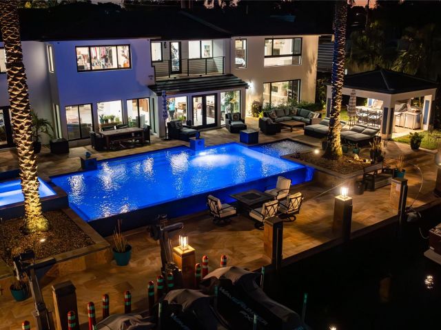 Продажа дома по адресу 2817 NE 26th Ct - фото 6251256