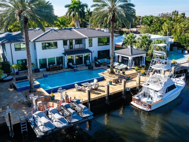 Продажа дома по адресу 2817 NE 26th Ct - фото 6251257