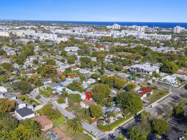 Продажа дома по адресу 337 SW 1st Avenue - фото 6058393