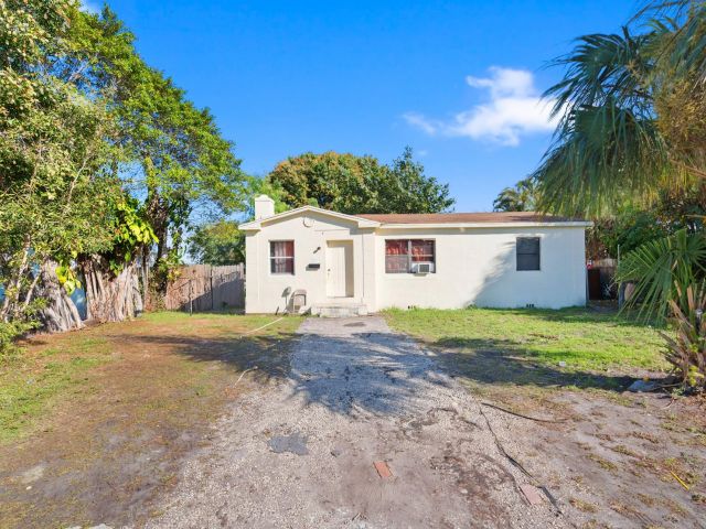 Продажа дома по адресу 337 SW 1st Avenue - фото 6058395