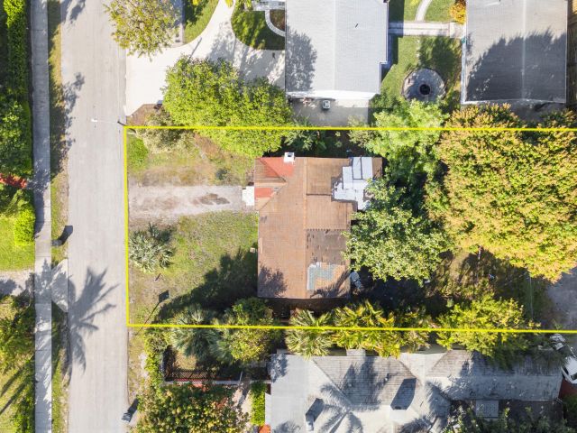 Продажа дома по адресу 337 SW 1st Avenue - фото 6058397