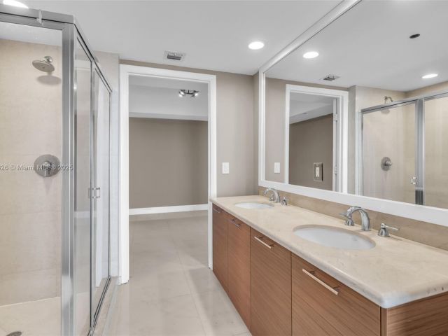 Продажа квартиры #4208 - фото 6200123