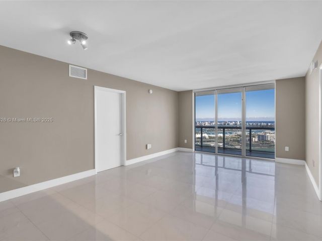 Продажа квартиры #4208 - фото 6200127