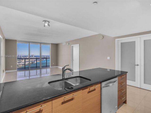 Продажа квартиры #4208 - фото 6200130