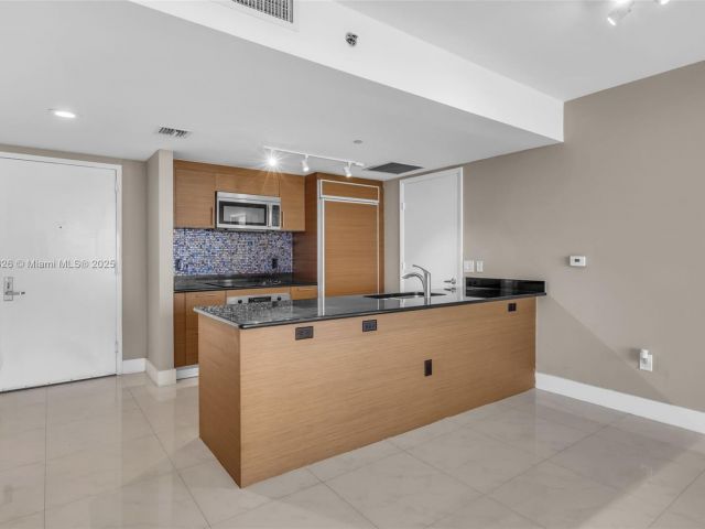 Продажа квартиры #4208 - фото 6200132