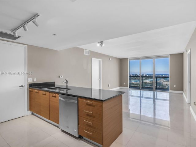 Продажа квартиры #4208 - фото 6200133